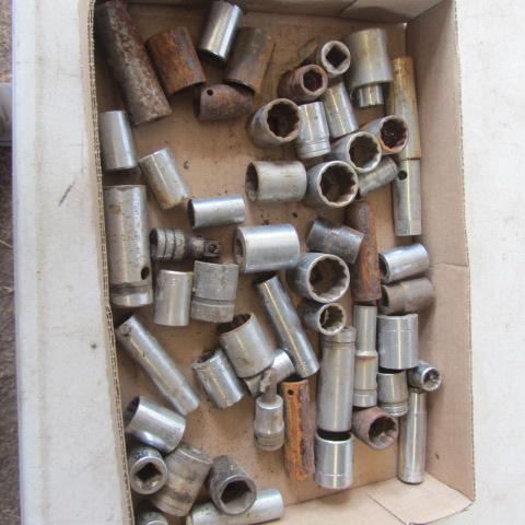 lot 111 image: Deep Well & Std Sockets