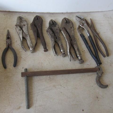 lot 115 image: Vise Grips, Pliers