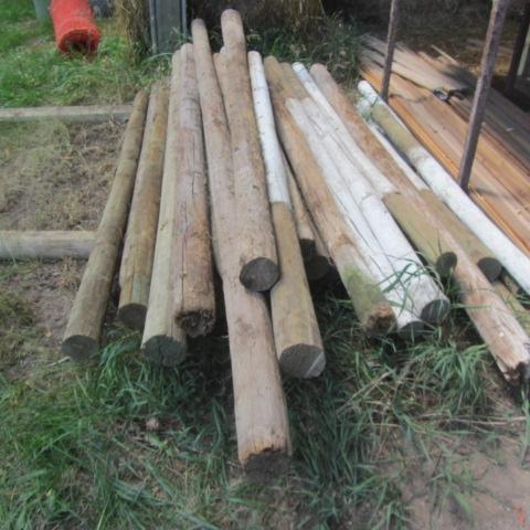 lot 14 image: Wooden Fence Posts