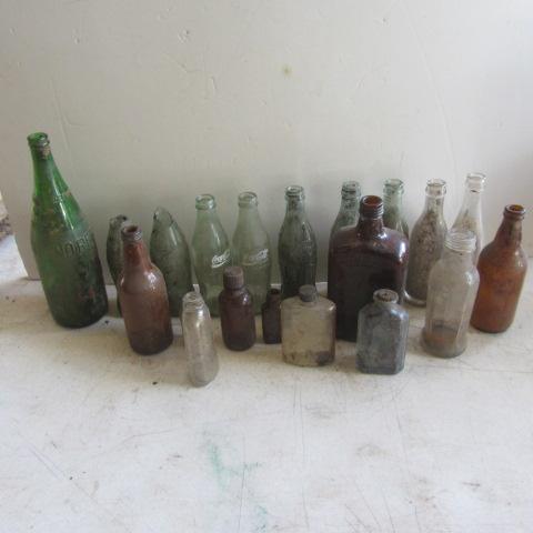 lot 142 image: Collector Bottles, Coca Cola