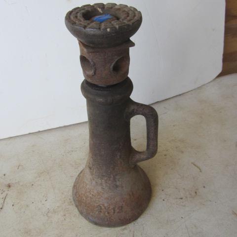lot 151 image: Antique Screw Jack