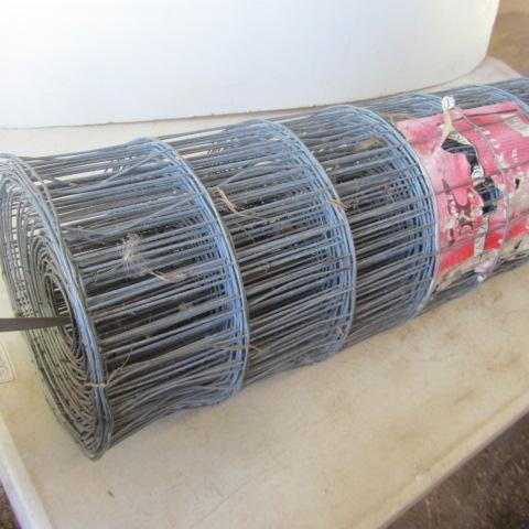 lot 152 image: Roll of New Mesh Wire