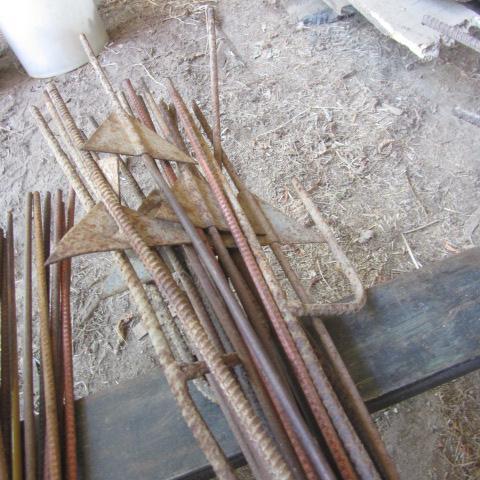 lot 183 image: Electric Fence Posts