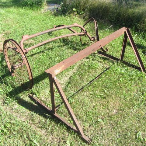 lot 216 image: Angle Iron & Sulky Cart Parts