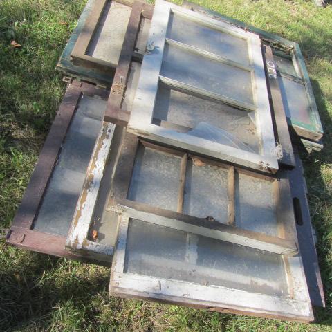 lot 220 image: Takeout Windows