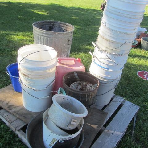 lot 249 image: Pails, Oil Pan