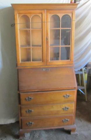 lot 252 image: Dropfront Desk