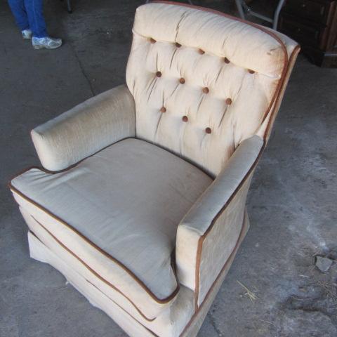 lot 277 image: Upholstered Chair