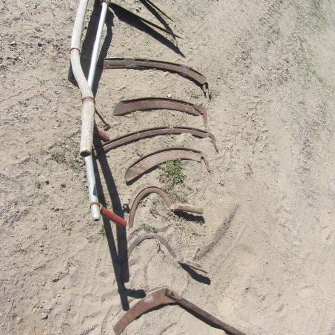 lot 285 image: Scythes, Weed Wacker