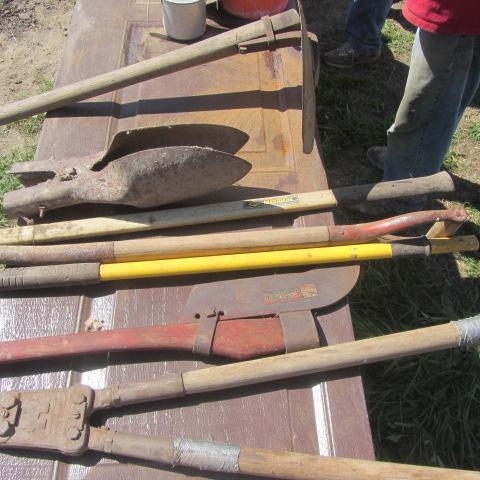 lot 299 image: Bolt Cutter, Tools