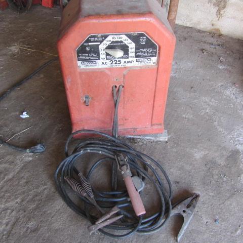 lot 301 image: Lincoln Arc Welder