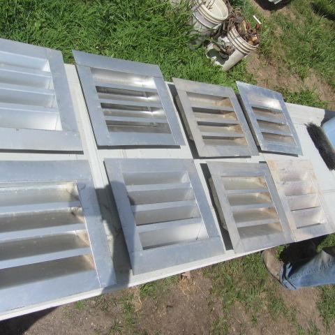 lot 319 image: Louvered Soffit Vents