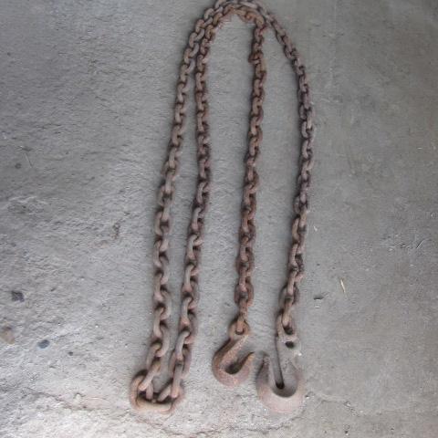 lot 332 image: Log Chain