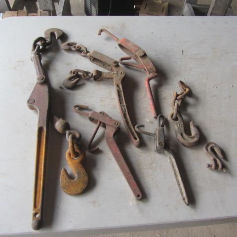 lot 333 image: Load Binds