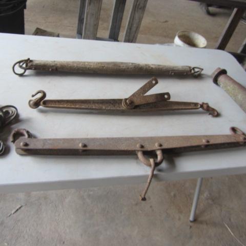lot 339 image: Eveners, Wagon Spindle