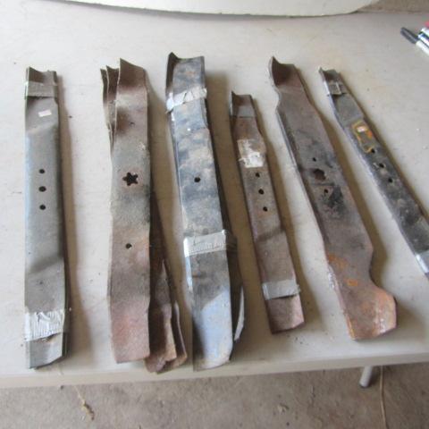 lot 369 image: Mower Blades