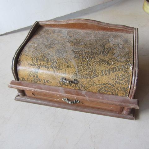 lot 403 image: Mens Jewelry & Box