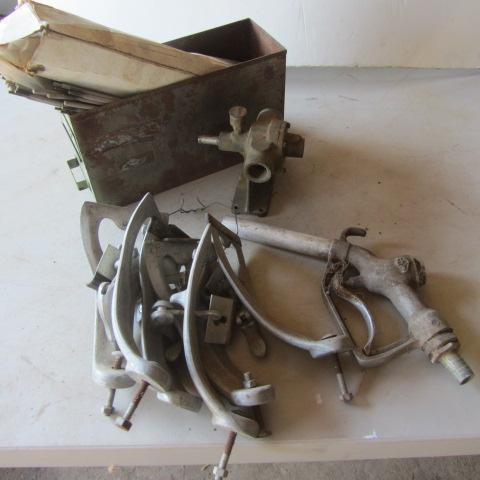 lot 422 image: Brackets, Nozzle, Trap