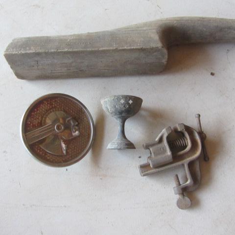 lot 426 image: Mini Vise, Chief Pontiac