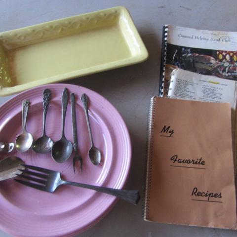 lot 428 image: Cookbooks, Kitchenwares
