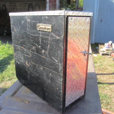 lot 429 image: Truck Lock Box