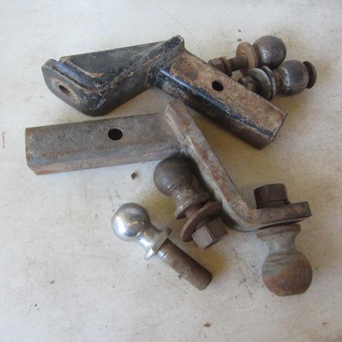 lot 49 image: Receiver Hitches & Balls