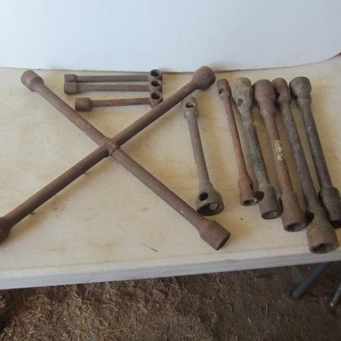 lot 58 image: Spinner & Lug Nut Wrenches