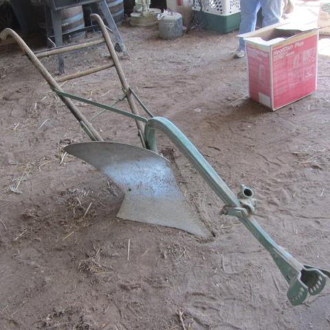lot 6 image: John Deere 191 Sulky Plow
