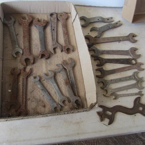 lot 74 image: Wrenches with International