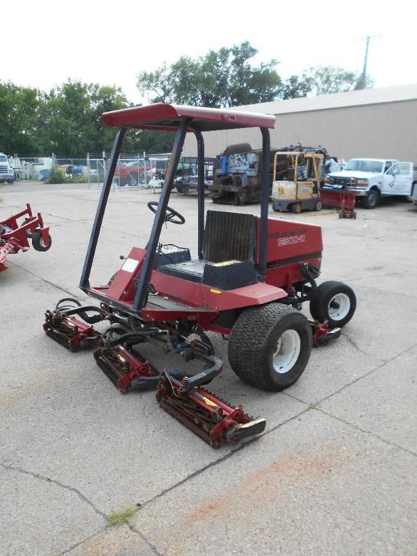 lot 12 image: Toro 5200-D Commercial Reelmower  Lawnmower. NO RESERVE