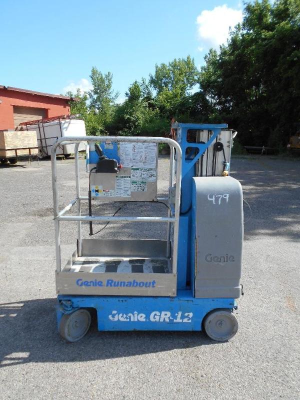 lot 6 image: 2007 Genie GR-12 Electric Boom Lift. Works.