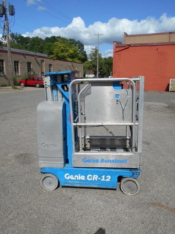 2006 Genie GR-12 Runabout Electric Boom Lift. Works.