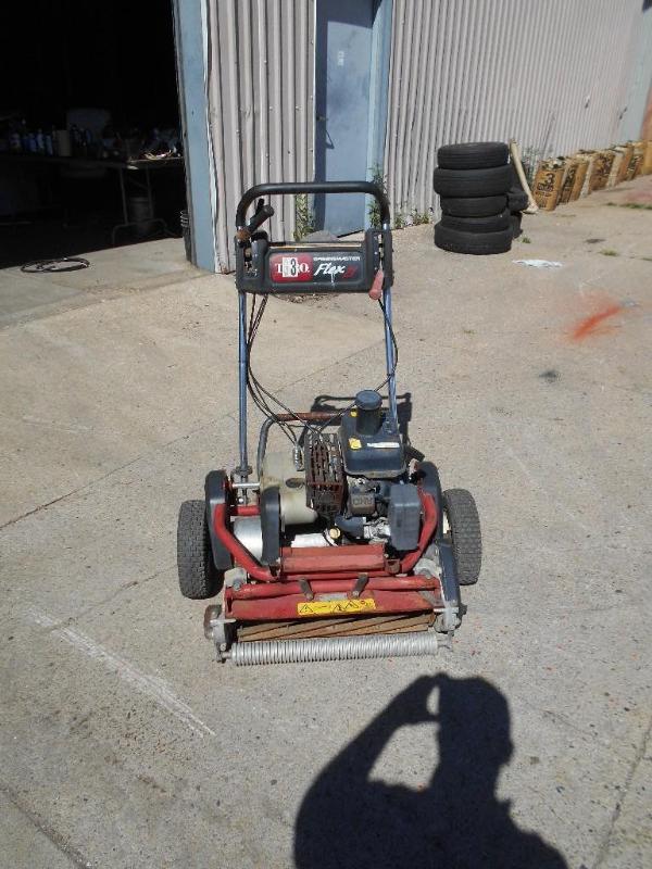 Toro Greensmaster Flex 21 Lawnmower. Runs.