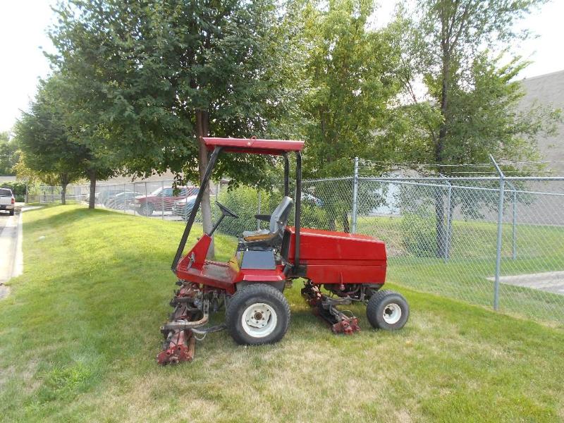 Toro 5100-D Commercial Reelmower  lawnmower. Works. Diesel.