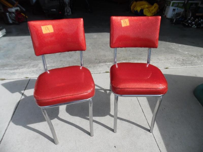 lot 9 image: Vinyl chairs