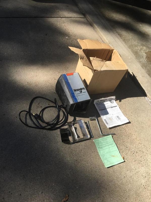 lot 19 image: Strong Arm SA9000 Electric Winch -up to 18,00...