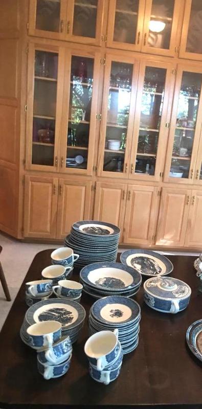 lot 21 image: Currier & Ives Set. &nbspOnly a few of t...