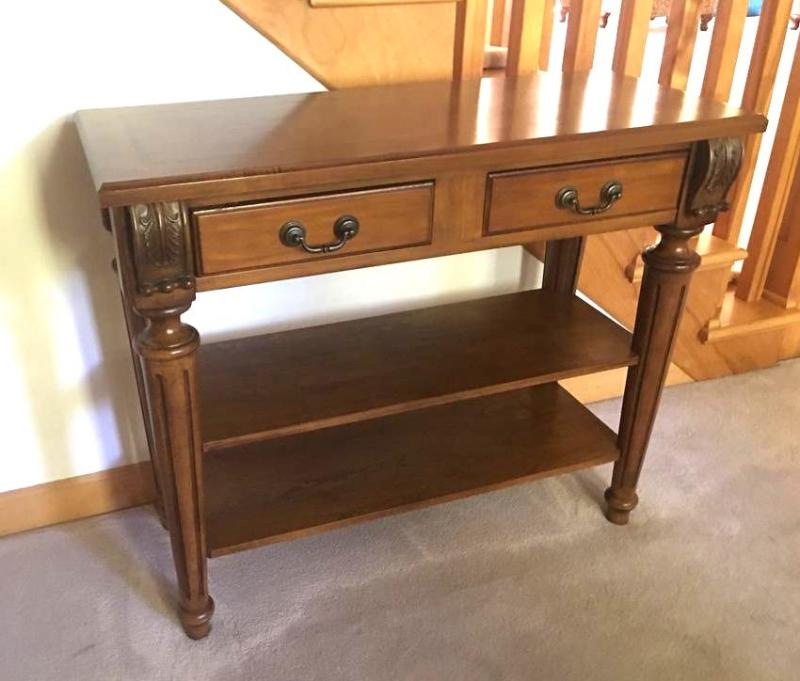 lot 28 image: Beautiful vintage entry way table. ...