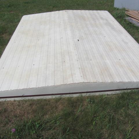 lot 15 image: Pontoon  Boat Lift Roof