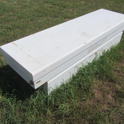lot 22 image: Weather Guard Pickup Tool Box
