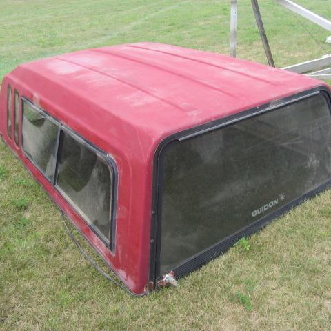lot 50 image: Renegade Fiberglass Truck Topper
