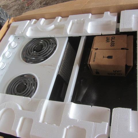 lot 55 image: New Whirlpool Cook Top