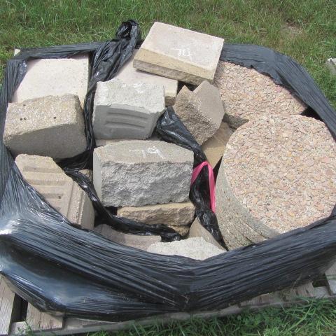 lot 74 image: Stepping Stones & Block