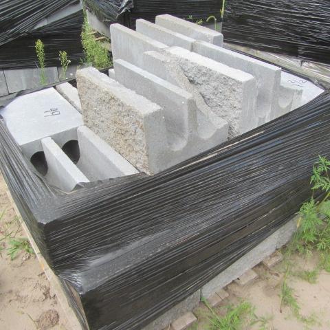 lot 99 image: Rock Faced Blocks