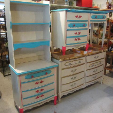 lot 1 image: French Provincial Bedroom Furniture