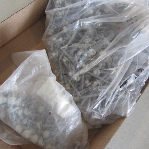 lot 114 image: Pole Barn Screws