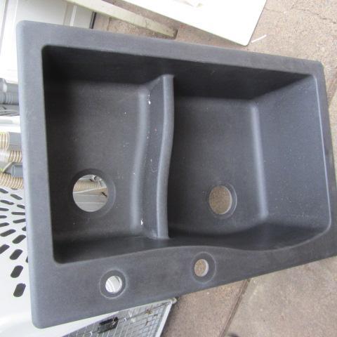 lot 135 image: Swanstone Sink