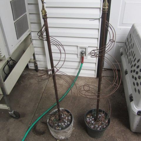 lot 138 image: Spiral Trellis Stands