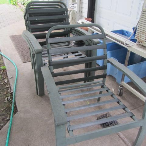 lot 147 image: Stacking Patio Chairs