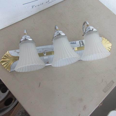 lot 159 image: Light Bar